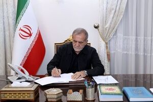 بزشکیان یهنىء الرئیس اللبنانی الجدید

