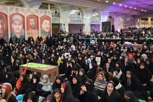 مشارکة جماهیریة حاشدة فی مراسم تکریم الشهید سلیمانی بطهران

