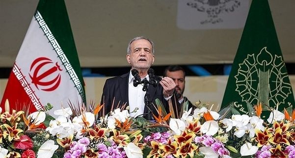 بزشکیان: رایة القائد الشهید ستبقى مرفوعة ولن تسقط
