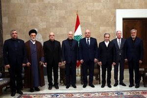 وفد الجمهوریة الإسلامیة الإیرانیة یلتقی الرئیس اللبنانی

